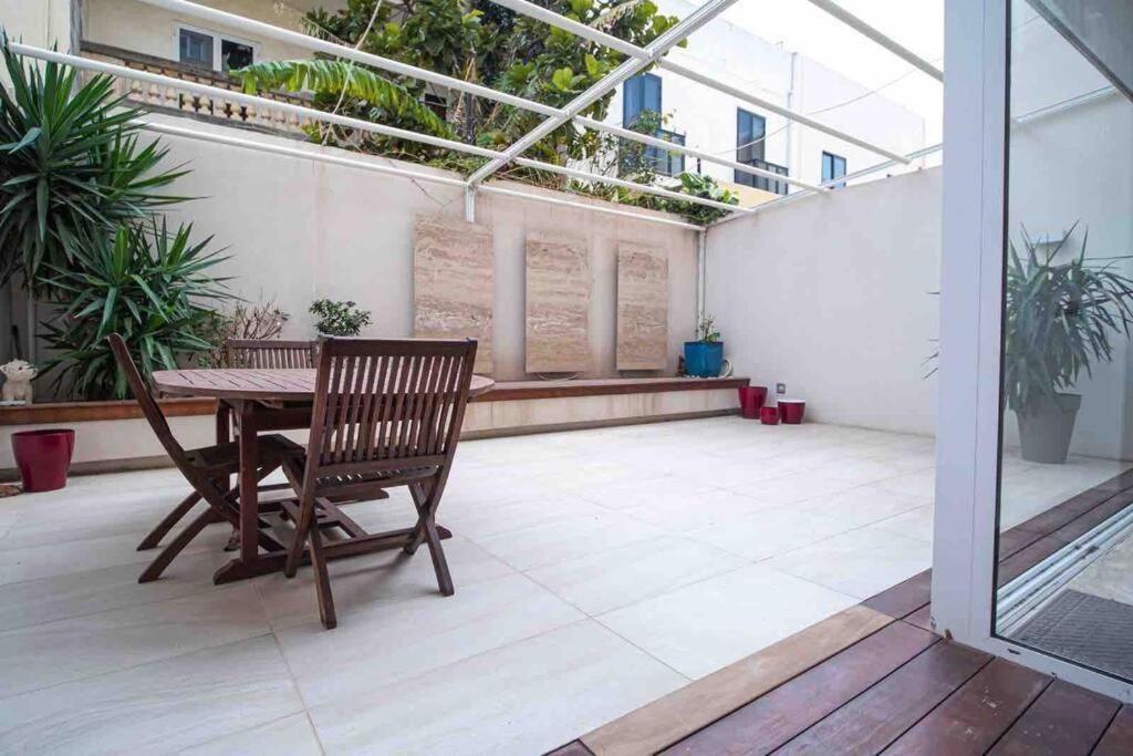 Pembroke St Julians Luxury, Comfort, Location Εξωτερικό φωτογραφία
